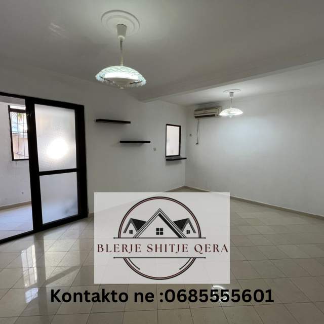 Tirane, jepet me qera apartament 3+1, 100 m² 400 Euro (Medreseja)