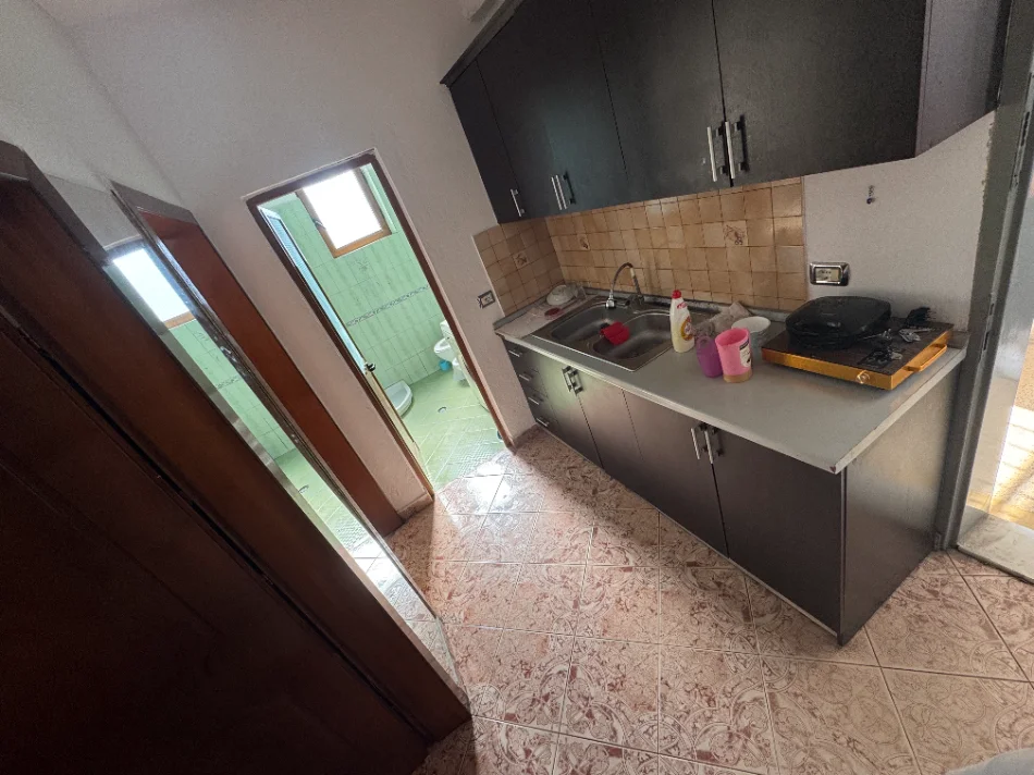 Tirane, shitet apartament 1+1 Kati 6, 45 m² 90.000 € (21 dhjtori)