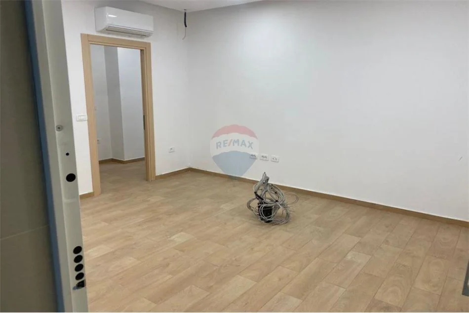 Tirane, shitet apartament 3+1+Ballkon Kati 5, 135 m² 228.000 € (Rruga Dritan Hoxha)