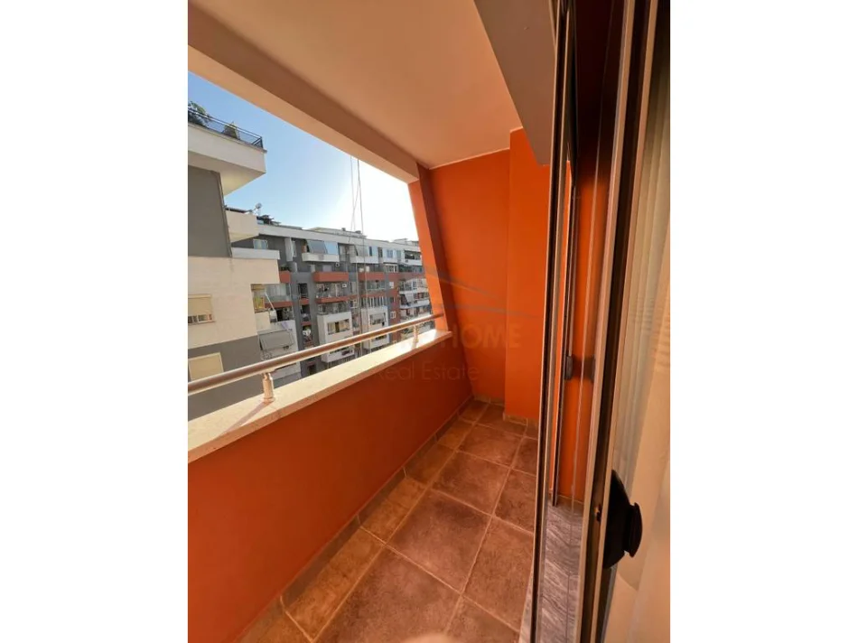 Tirane, shitet apartament 1+1+Ballkon Kati 7, 78 m² 127.000 € (Astir)