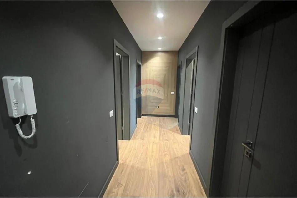 Tirane, shitet 2+1 , 128 m² 332.000 € (Liqeni i Thate)