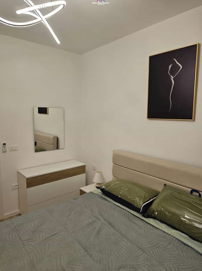 Tirane, jepet me qera apartament 2+1 Kati 2, 100 m² 800 € (Rruga Zonja Curre)