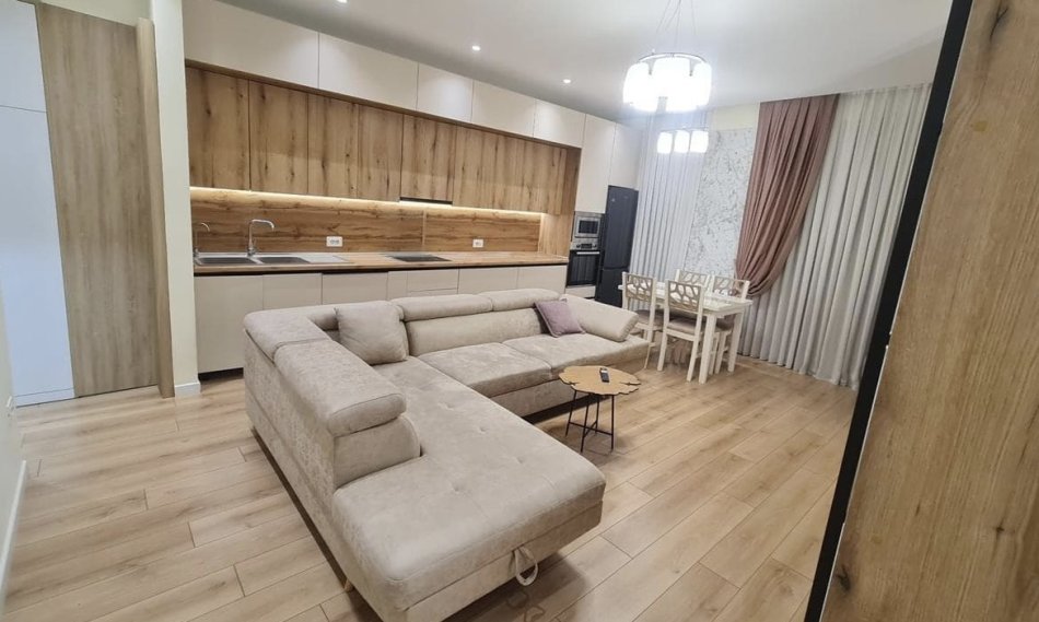 Tirane, jepet me qera apartament 2+1 Kati 3, 101 m² 830 € (Rruga Ferit Xhajko)