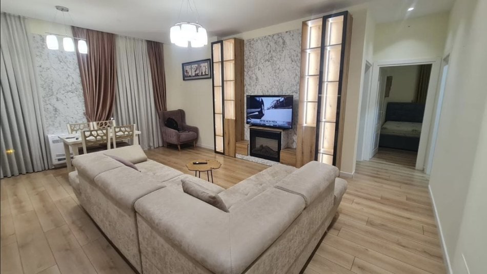 Tirane, jepet me qera apartament 2+1 Kati 3, 101 m² 830 € (Rruga Ferit Xhajko)