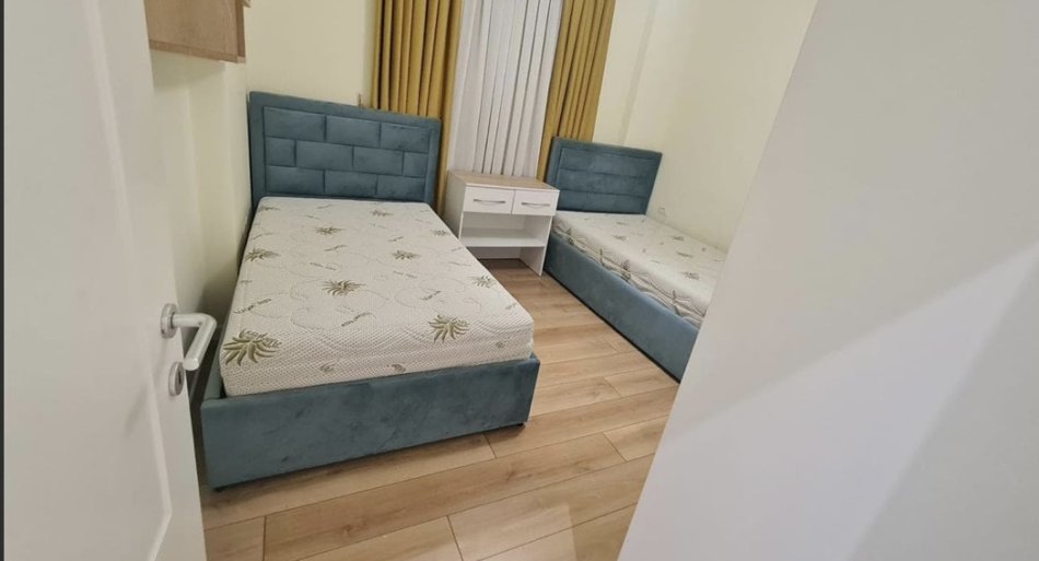 Tirane, jepet me qera apartament 2+1 Kati 3, 101 m² 830 € (Rruga Ferit Xhajko)