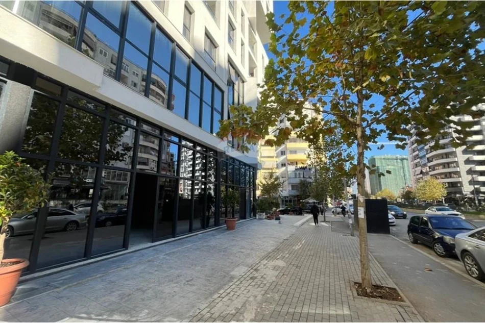 Tirane, jepet me qera , 177 m² 6.000 € (Astir)