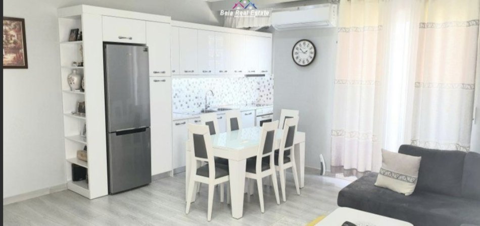 Tirane, jepet me qera apartament 1+1 Kati 4, 75 m² 500 € (Rruga Aleksander Moisiu)