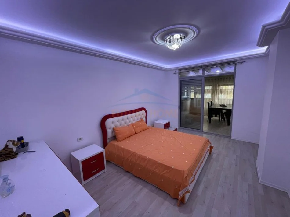 Tirane, shitet apartament 2+1+Ballkon Kati 1, 105 m² 248.000 € (Pallati me Shigjeta)