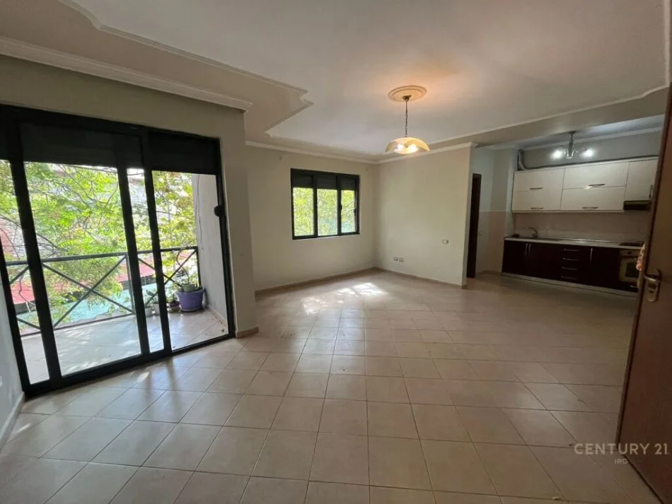 Tirane, shitet apartament 2+1+Ballkon Kati 2, 100 m² 159.000 € 