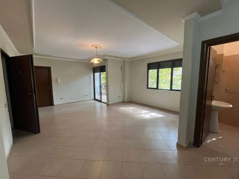 Tirane, shitet apartament 2+1+Ballkon Kati 2, 100 m² 159.000 € 