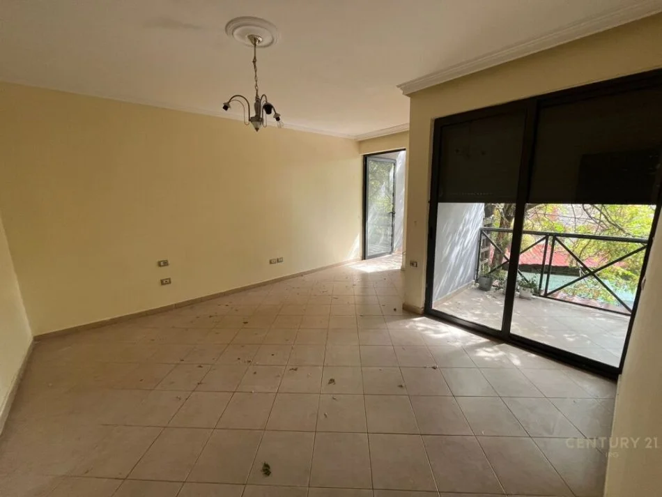Tirane, shitet apartament 2+1+Ballkon Kati 2, 100 m² 159.000 € 