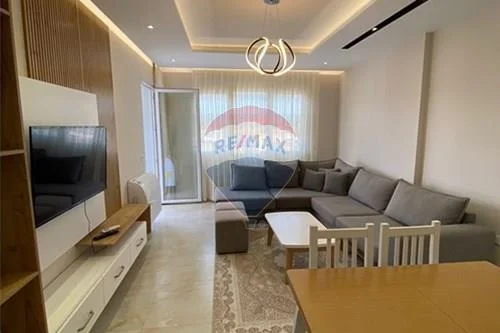 Tirane, jepet me qera apartament 2+1 Kati 2, 900 m² 500 € (QIRA APARTAMENT 2+1 NE SAUK!)