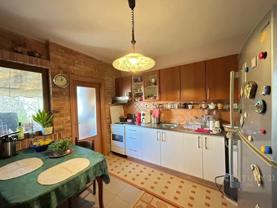 Tirane, shes apartament 2+1 Kati 3, 100 m² 169.000 € (Ambasada Amerikane)