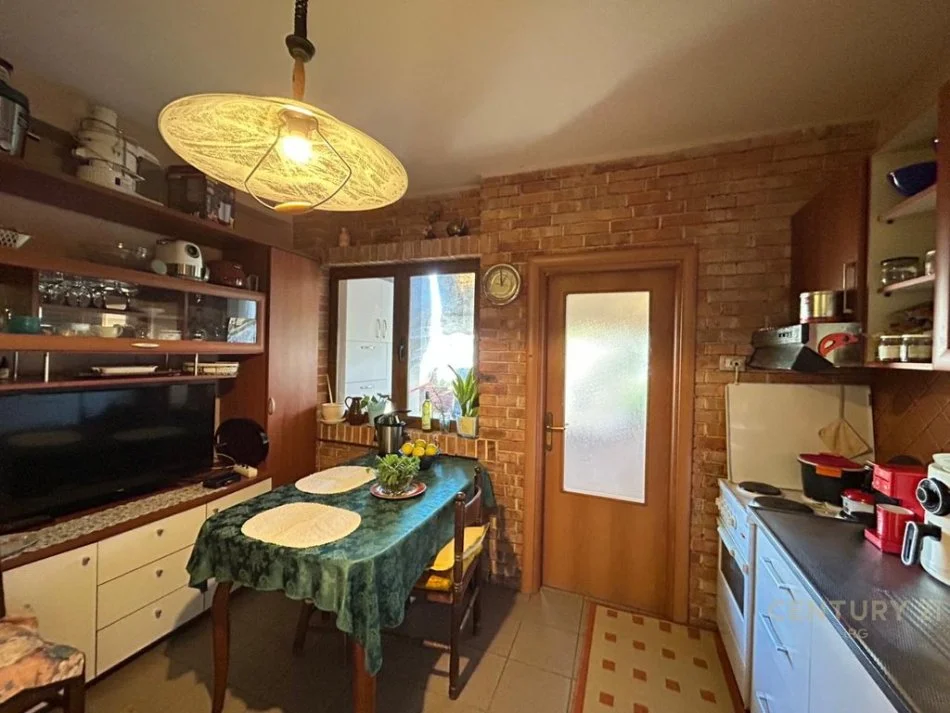 Tirane, shes apartament 2+1 Kati 3, 100 m² 169.000 € (Ambasada Amerikane)