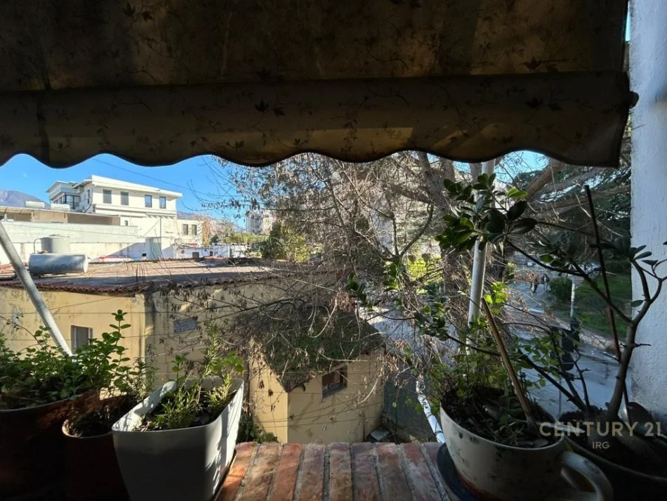 Tirane, shes apartament 2+1 Kati 3, 100 m² 169.000 € (Ambasada Amerikane)