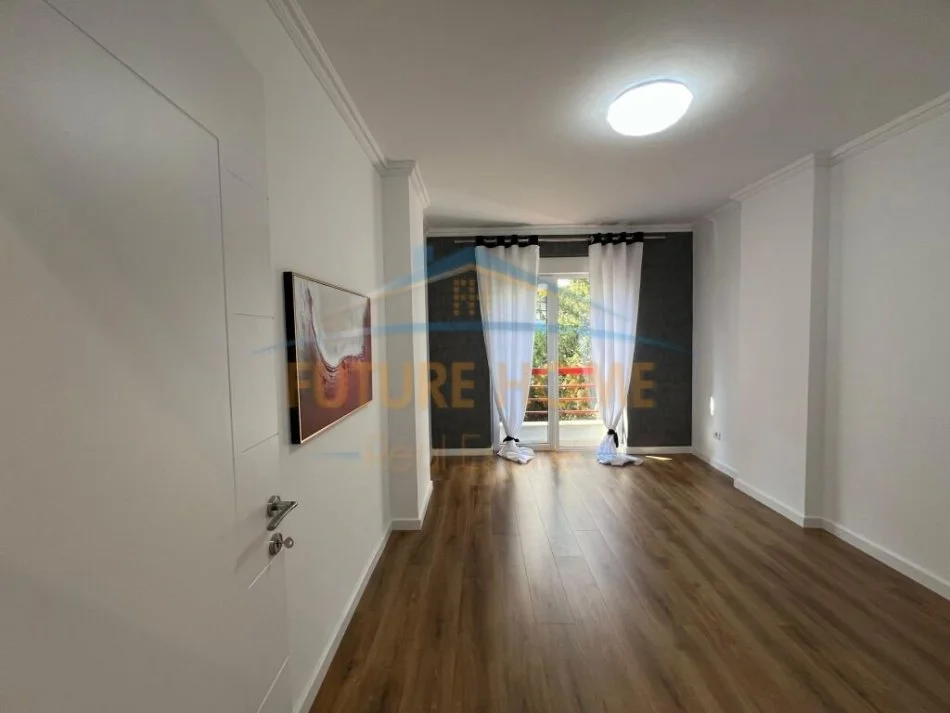 Tirane, shitet apartament 2+1+Aneks+Ballkon Kati 2, 110 m² 260.000 € (Kompleksi colombo nuk ka malore fare)