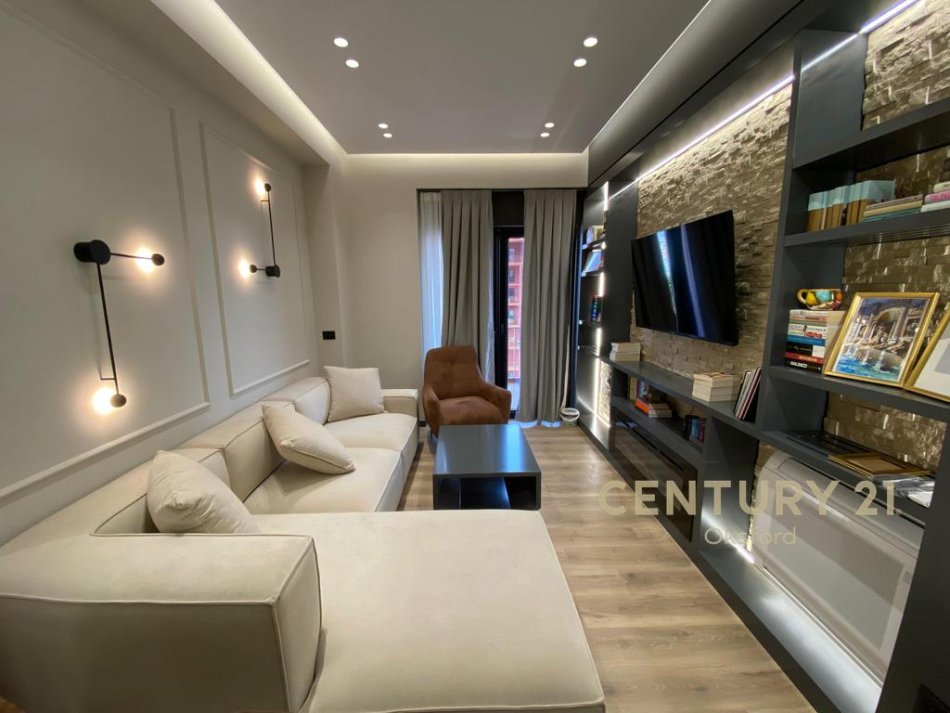 Tirane, jepet me qera apartament 1+1 Kati 12, 74 m² 1.050 € (Rruga e Kavajes)