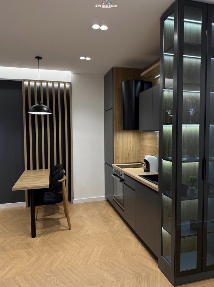 Tirane, jepet me qera apartament 1+1 Kati 1, 65 m² 1.000 € (Rruga Eduart Mano)