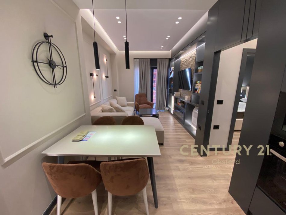 Tirane, jepet me qera apartament 1+1 Kati 12, 74 m² 1.050 € (Rruga e Kavajes)
