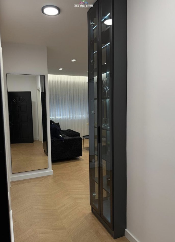 Tirane, jepet me qera apartament 1+1 Kati 1, 65 m² 1.000 € (Rruga Eduart Mano)