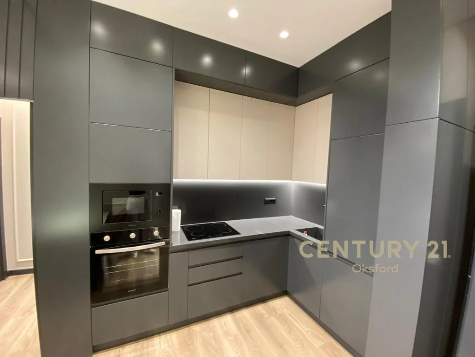 Tirane, jepet me qera apartament 1+1 Kati 12, 74 m² 1.050 € (Rruga e Kavajes)