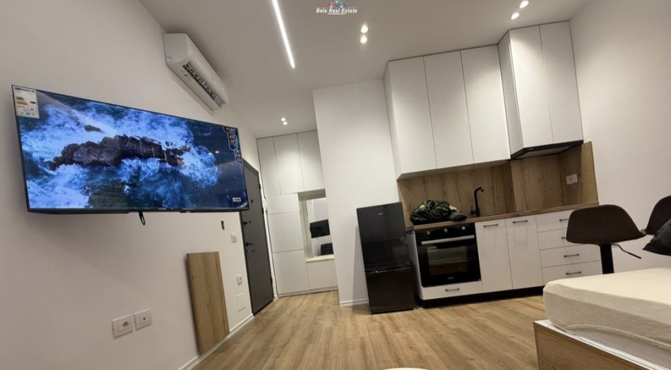 Tirane, jepet me qera garsonier 1+1 Kati 7, 32 m² 410 € (Rruga Jorgo Plaku)