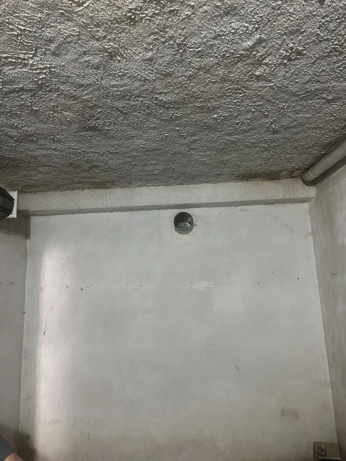 Tirane, shitet garazh Kati -1, 40 m² 42.000 € (Kavajes)