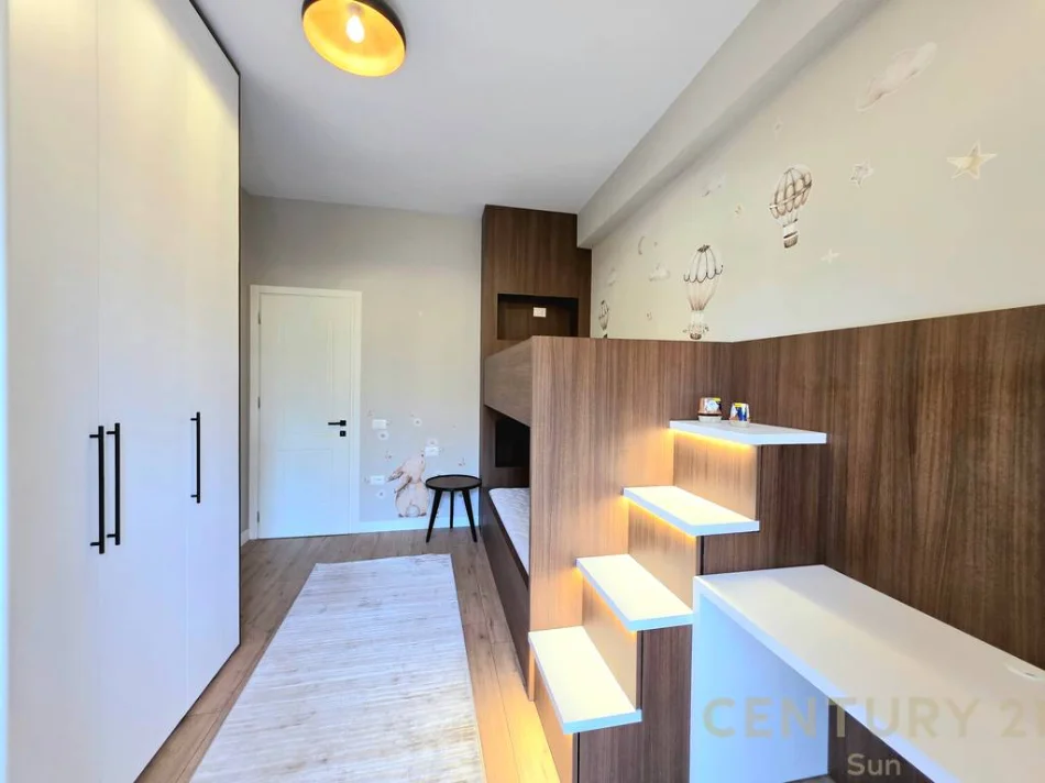 Tirane, jepet me qera apartament 2+1 Kati 2, 120 m² 1.200 € (Kopshti Botanik)