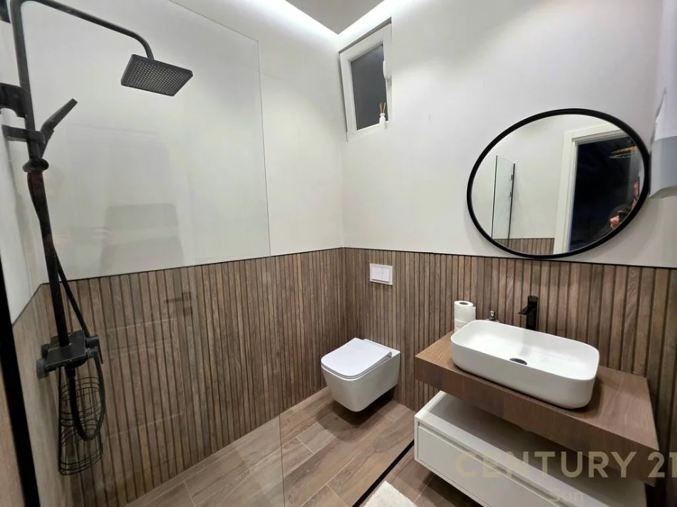 Tirane, jepet me qera apartament 2+1 Kati 2, 120 m² 1.200 € (Kopshti Botanik)