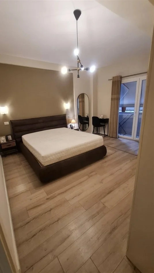 Tirane, jepet me qera apartament 1+1+Ballkon Kati 4, 70 m² 550 € (Rossman Lala , Ali Dem)