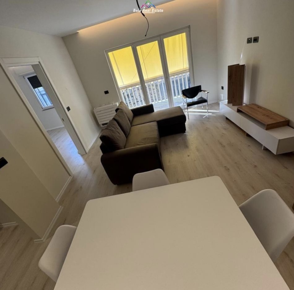 Tirane, jepet me qera apartament 1+1 Kati 3, 50 m² 800 € (Rruga e Elbasanit)