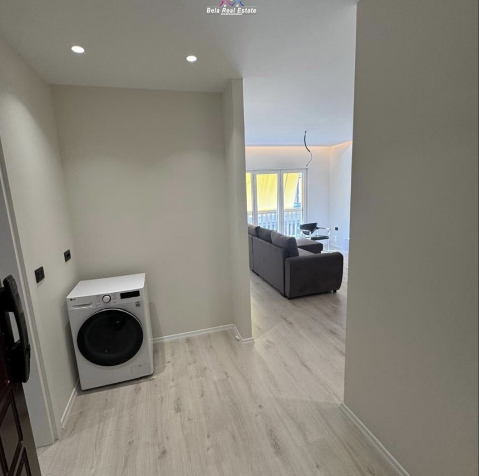 Tirane, jepet me qera apartament 1+1 Kati 3, 50 m² 800 € (Rruga e Elbasanit)