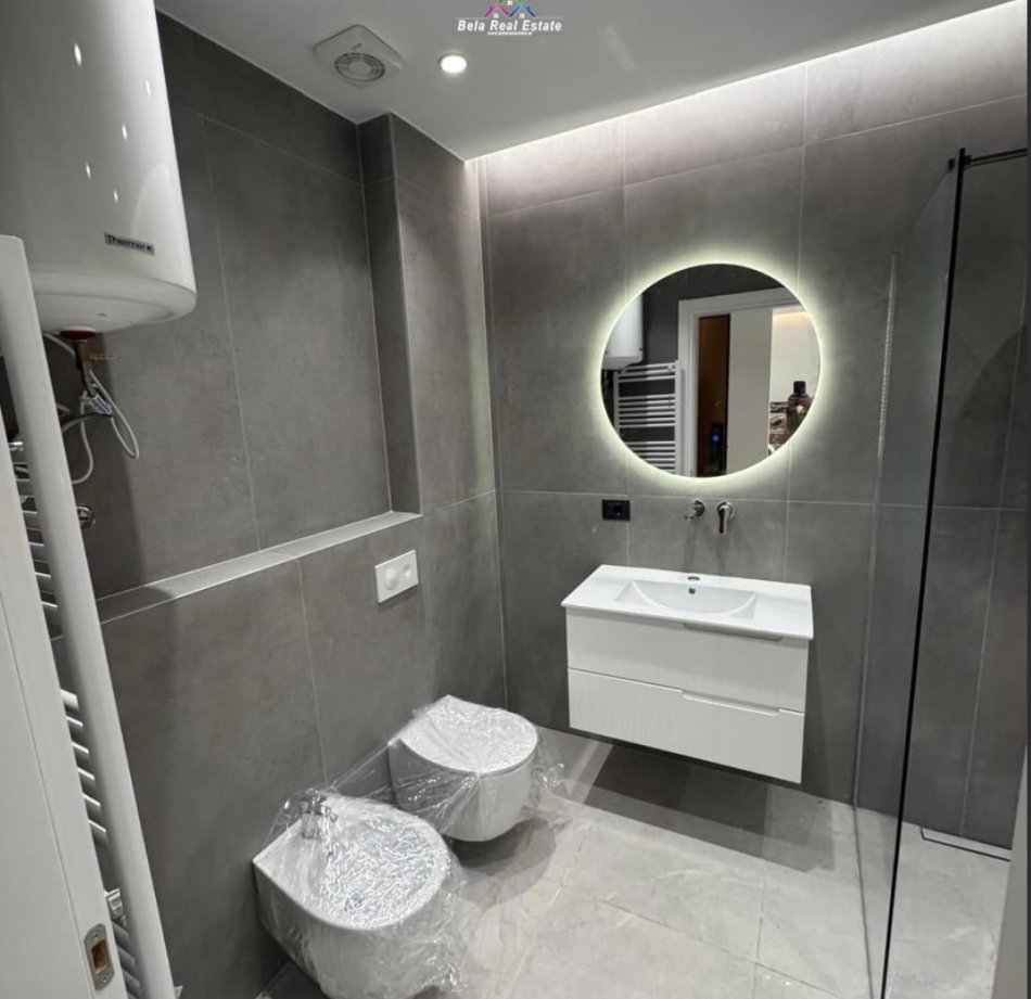 Tirane, jepet me qera apartament 1+1 Kati 3, 50 m² 800 € (Rruga e Elbasanit)