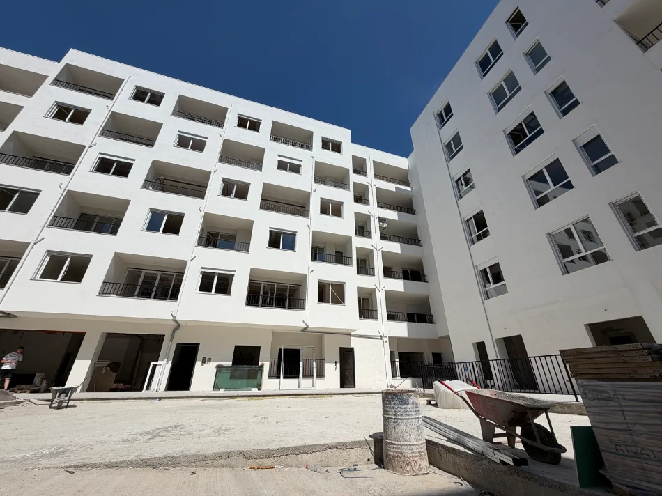 Durres, shitet apartament 1+1+Ballkon Kati 3, 79 m² (Golem, Pallatet Alb-Golem)