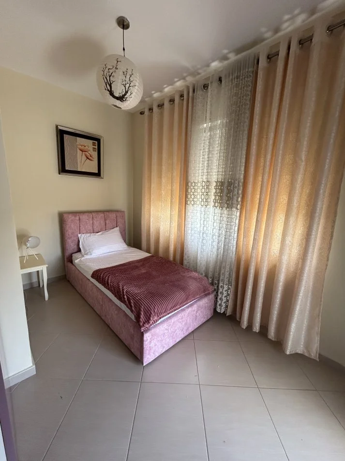 Tirane, jepet me qera/ rent apartament 3+1+Ballkon Kati 6, 135 m² 1.200 € (Rruga Alla kopshti Zoologjik)