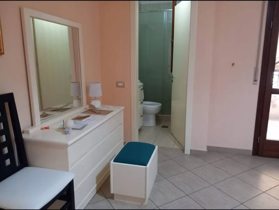 Tirane, shes apartament 2+1+Ballkon Kati 2, 100 m² (Kopshti botanik)