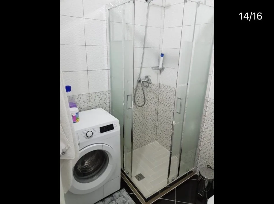 Durres, jepet me qera apartament 1+1plus ballkon 400 € (Rruga e plazhit)