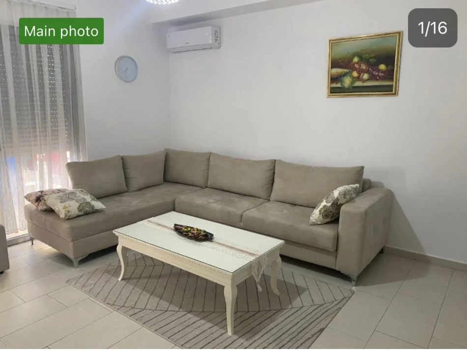 Durres, jepet me qera apartament 1+1plus ballkon 400 € (Rruga e plazhit)