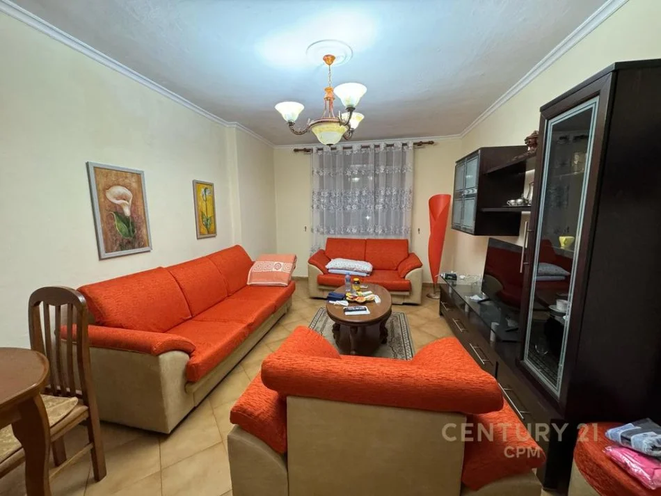 Tirane, jepet me qera apartament 1+1 Kati 4, 56 m² 400 € (Restorant durrsi)