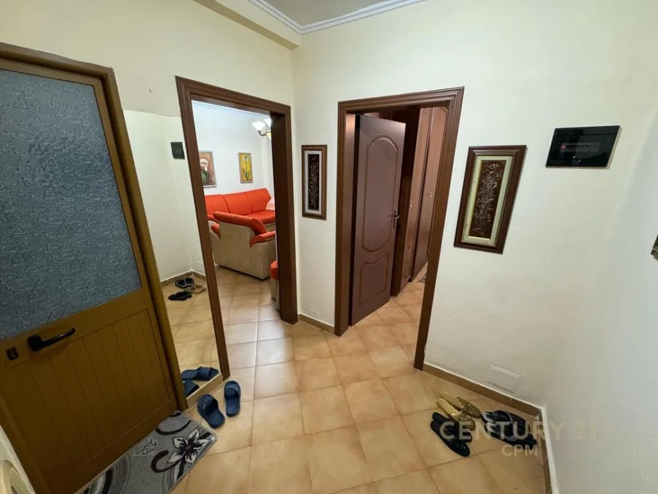 Tirane, jepet me qera apartament 1+1 Kati 4, 56 m² 400 € (Restorant durrsi)
