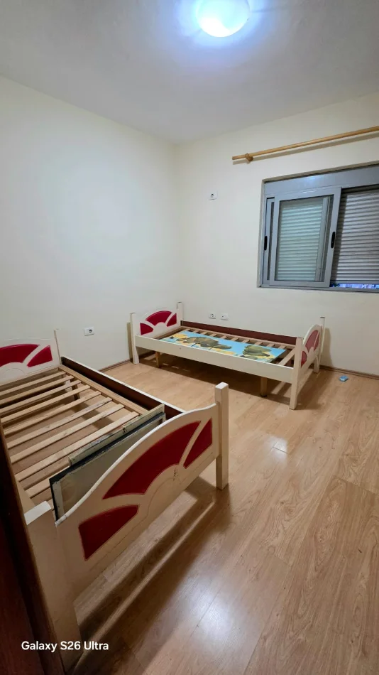Tirane, shitet apartament 2+1+Ballkon Kati 5, 94 m² 140.000 € (Rruga foto xhavella)