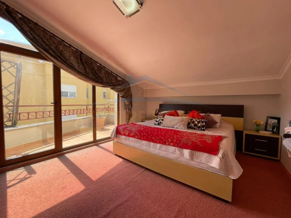 Tirane, shitet apartament 3+1+Ballkon Kati 7, 212 m² 260.000 € (Kodra e diellit)