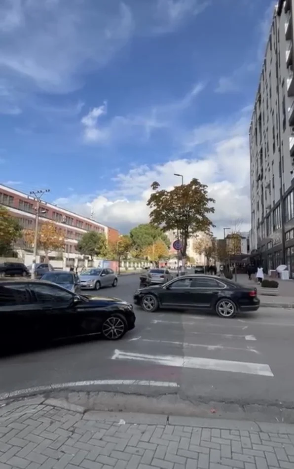 Tirane, shitet apartament 2+1 Kati 7, 97 m² 155.000 € (Xhanfize Keko)