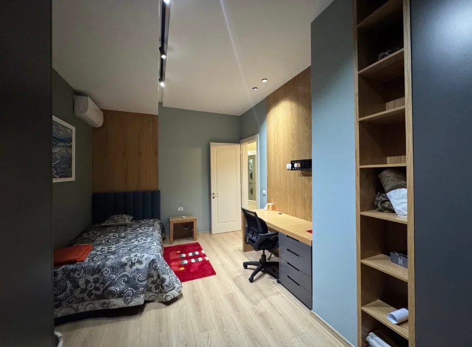 Tirane, shitet apartament 3+1+Ballkon + 2 Poste Parkimi , 115 m² 320.000 € (Prane Kopshtit Zoologjik, Tirane)