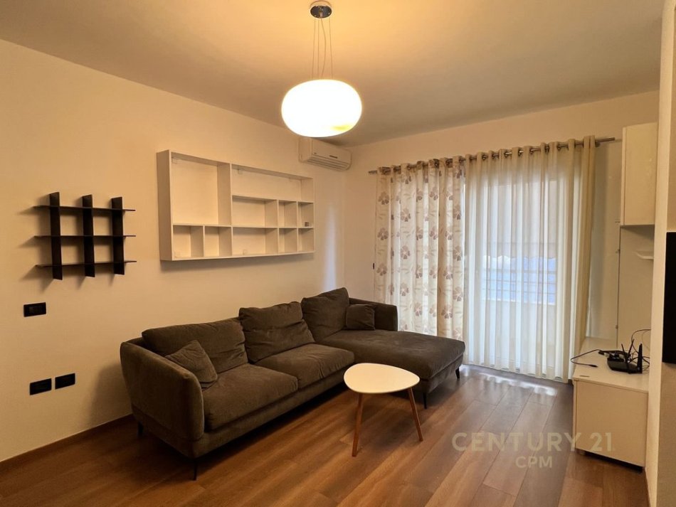 Tirane, jepet me qera apartament 2+1 Kati 3, 73 m² 550 € (Bill Klinton)