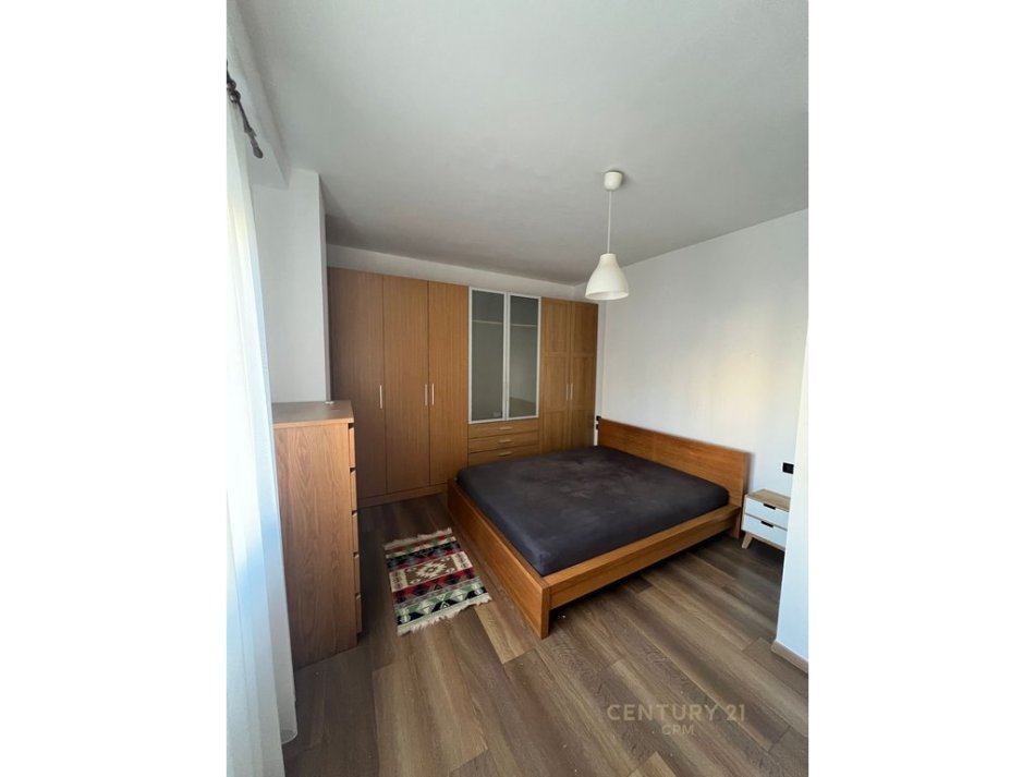 Tirane, jepet me qera apartament 2+1 Kati 3, 73 m² 550 € (Bill Klinton)