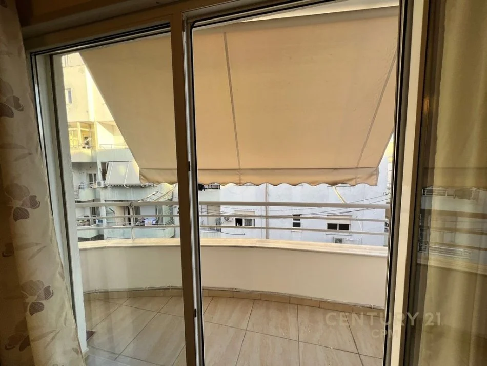 Tirane, jepet me qera apartament 2+1 Kati 3, 73 m² 550 € (Bill Klinton)