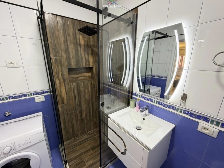 Tirane, jepet me qera apartament 2+1 Kati 11, 82 m² 1.200 € (Rruga Sami Frasheri)