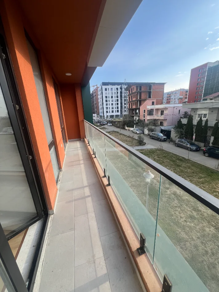 Tirane, jepet me qera apartament 2+1+Ballkon Kati 1, 109 m² 680 € (Filip Jano)
