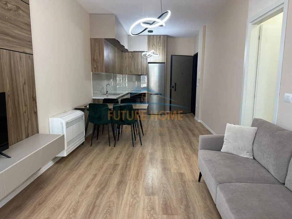 Tirane, shitet apartament 1+1+Ballkon Kati 14, 77 m² 200.000 € 